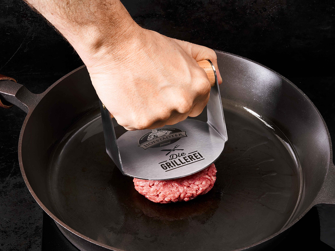 Hofstädter Faschiertes Patty smashen in Pfanne