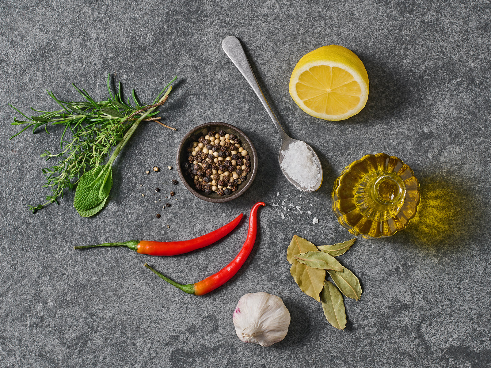 Gewürze für das Marinieren von Rindfleisch