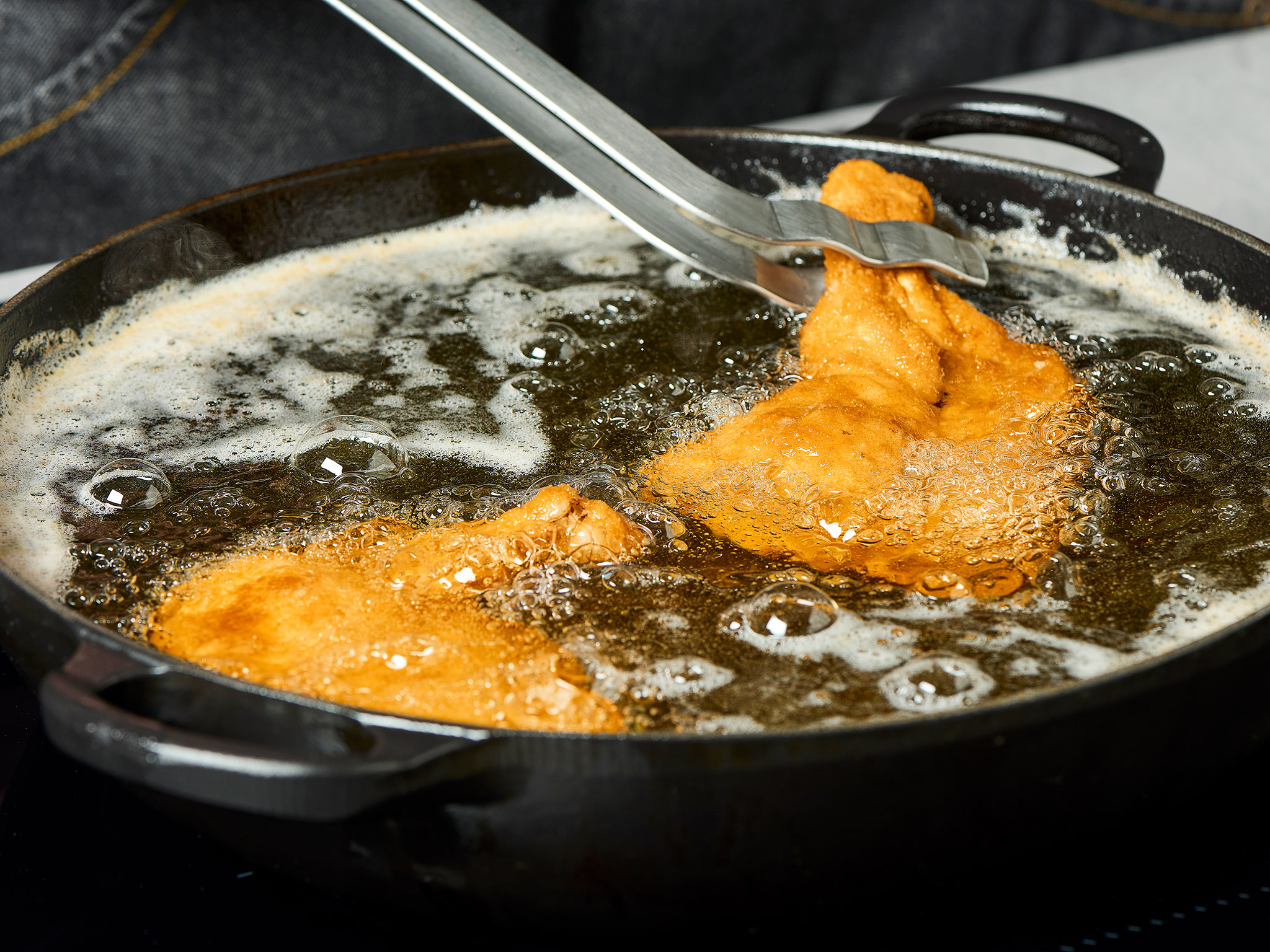 Backhendl in der Pfanne frittieren